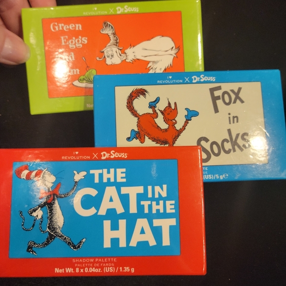 Dr Seuss Revolution makeup palettes and duo brush set - Picture 2 of 7